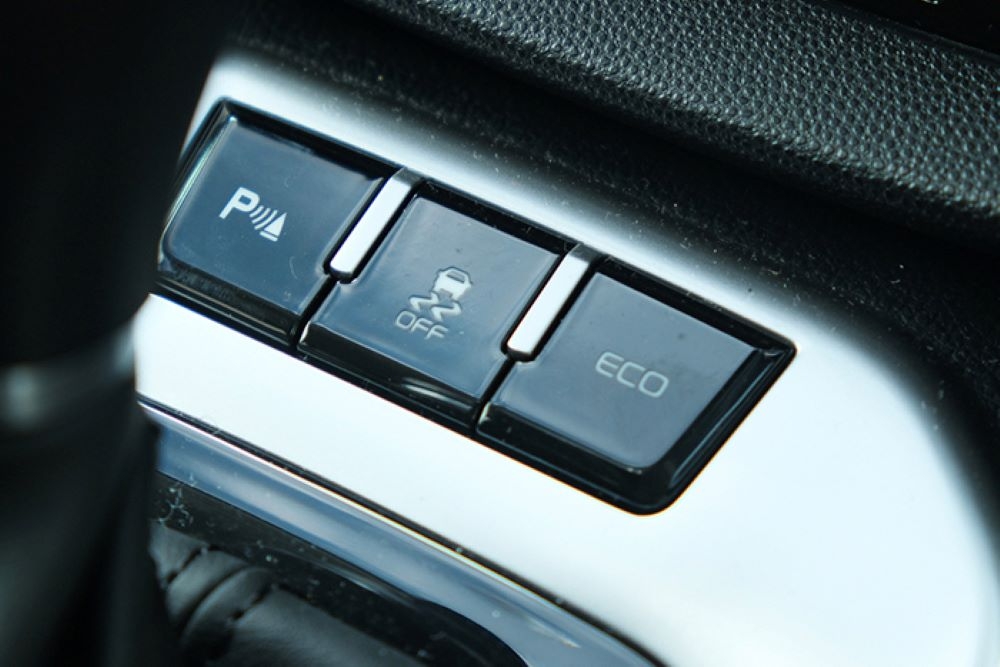 Eco Button What is eco mode on a car? | SelectQuote